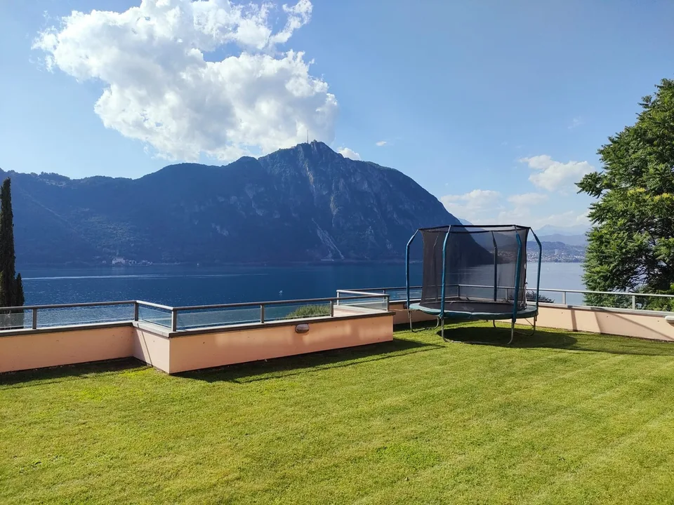 Bissone -  Esclusivo appartamento con giardino e vista mozzafiato sul Lago di Lugano