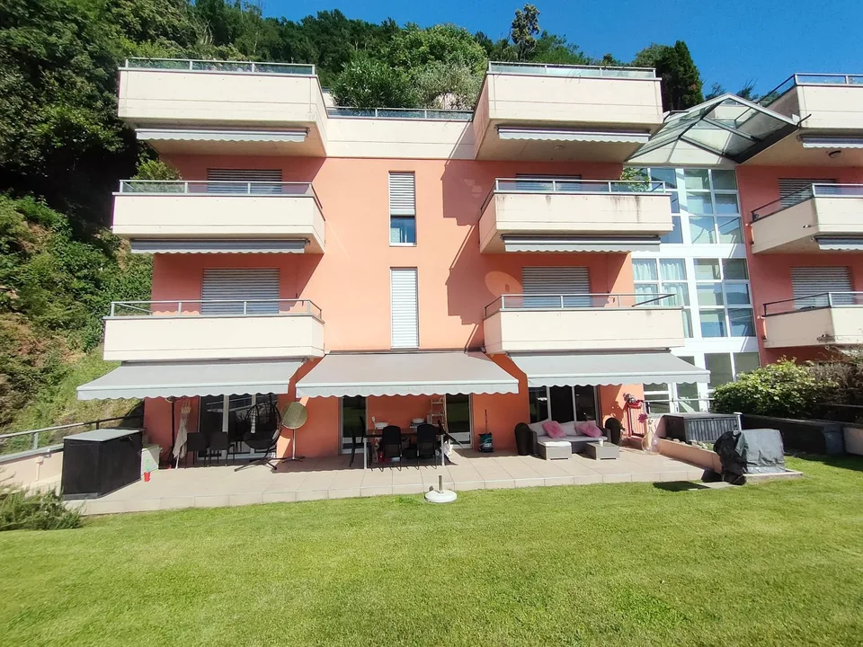Bissone -  Esclusivo appartamento con giardino e vista mozzafiato sul Lago di Lugano