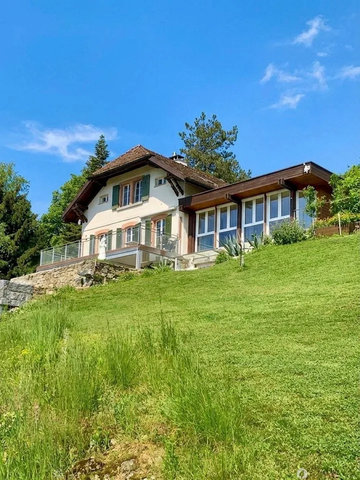 Stilvolle 7-Zimmer-Villa mit Seesicht in Biel kaufen