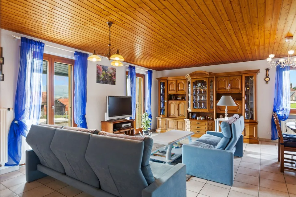 Casa individuale affascinante di 5.5 locali ad Alle
