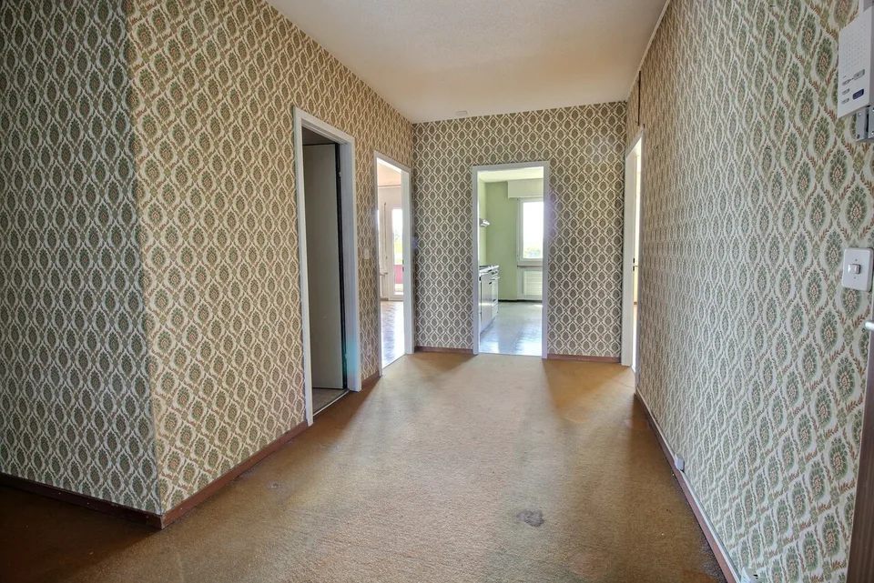 Spacieux appartement familial avec beau potentiel