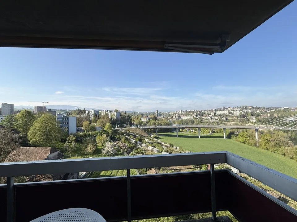 Spacieux appartement familial avec beau potentiel