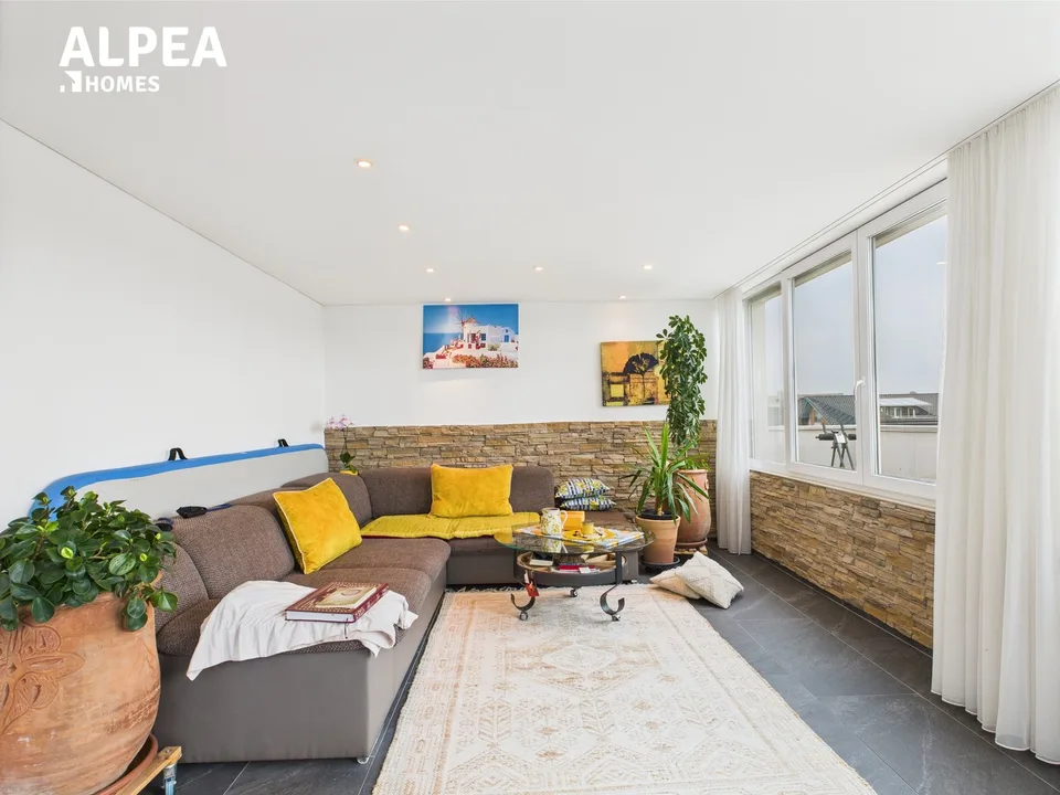 Appartement penthouse avec vue panoramique – rénové avec style
