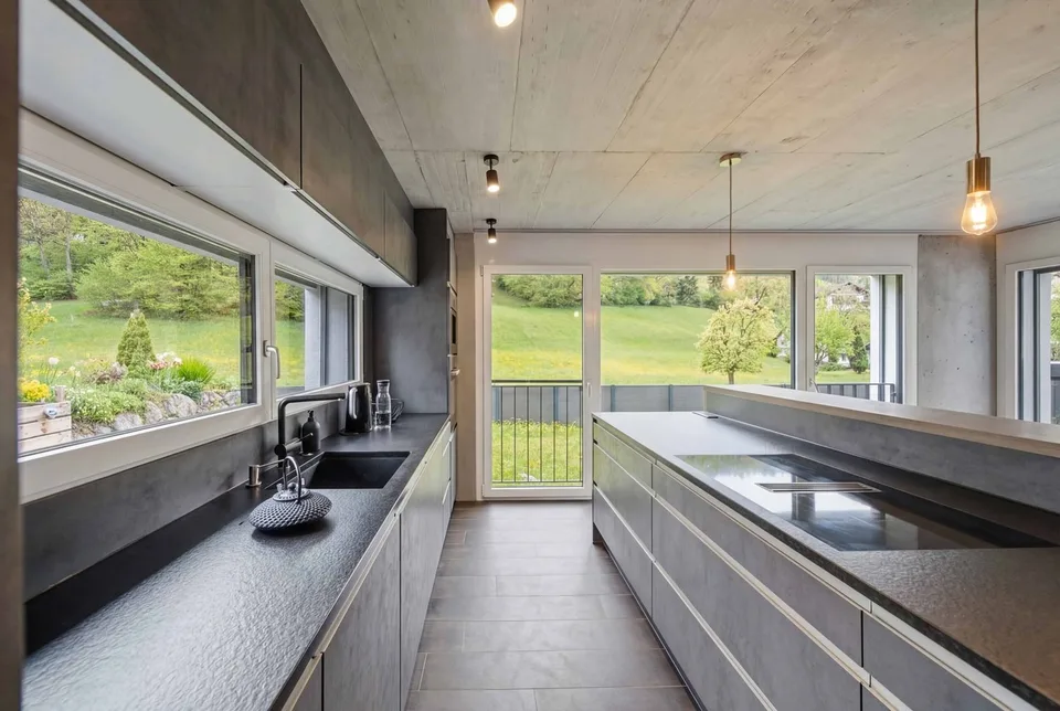 EXKLUSIVE VILLA MIT BERGPANORAMA, SAUNA UND WINTERGARTEN