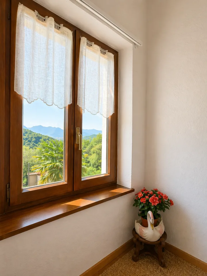 Appartamento di charme in casa Bifamiliare con giardino e stupenda vista lago e montagne – foto 15 di 18
