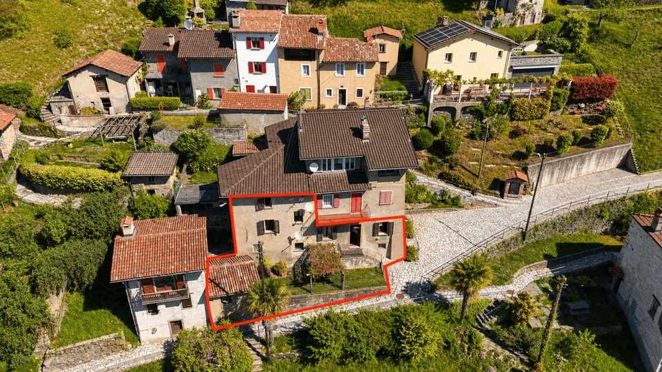 Appartamento di charme in casa Bifamiliare con giardino e stupenda vista lago e montagne