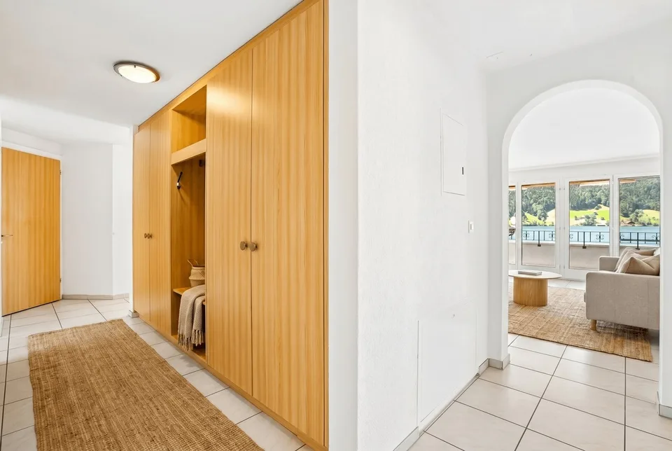 Logenplatz am Ägerisee: grandiose Seesicht und 129 m² Balkon-/Aussenfläche – Foto 9 von 14