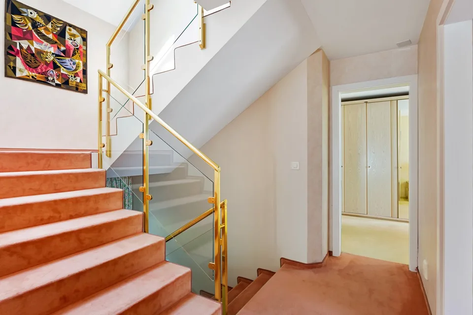 Villa exclusive de 8 pièces dans un quartier calme de Stetten – photo 13 sur 28