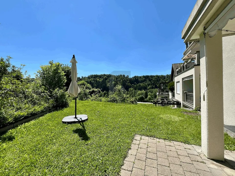 MIT SONNIGEM GARTEN IM ALLEINIGEN NUTZUNGSRECHT