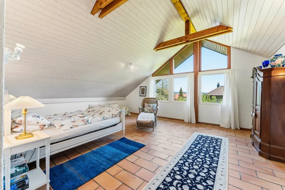 Maison unifamiliale spacieuse dans un endroit rural, calme et ensoleillé avec un jardin de rêve
