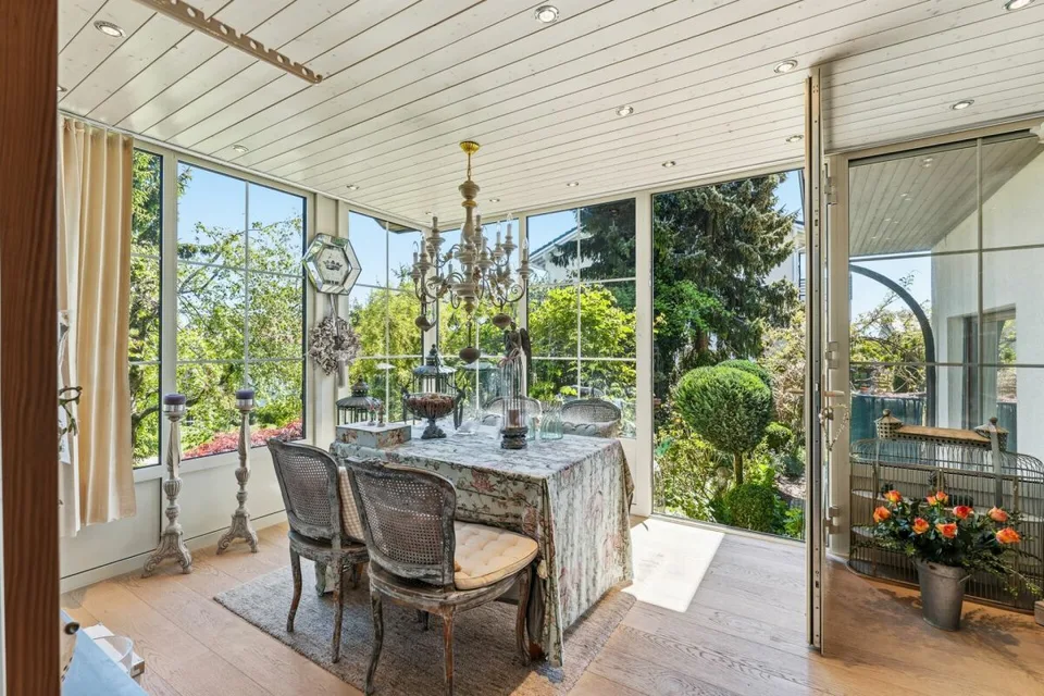 Maison unifamiliale spacieuse dans un endroit rural, calme et ensoleillé avec un jardin de rêve
