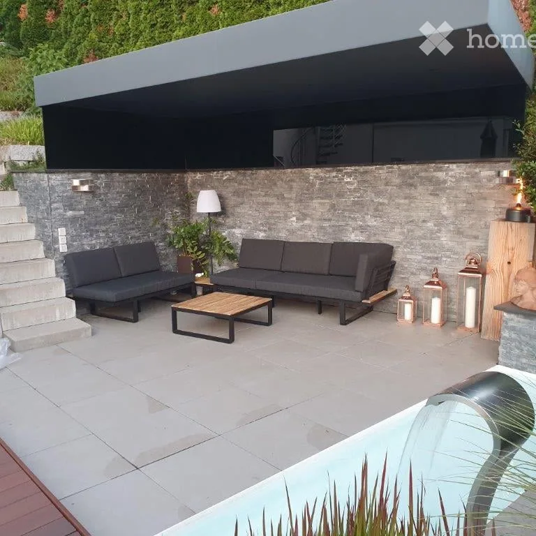 Terrace House - Living/Working with a Great View & Starry Sky