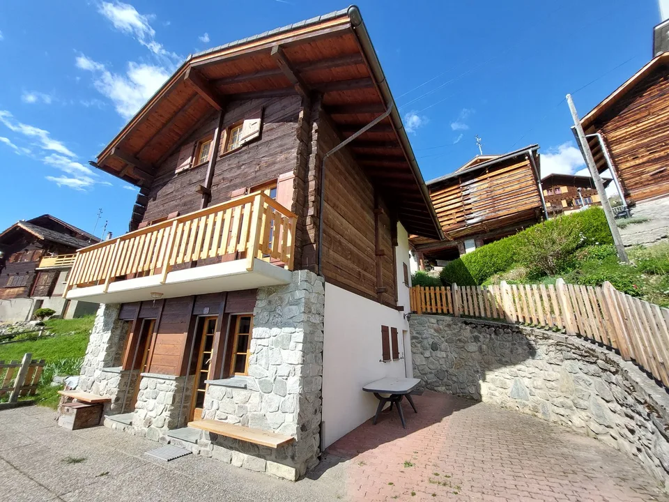 Chalet di 5 locali a Vernamiège con fascino autentico e vista panoramica
