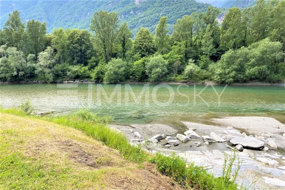 Elegante in posizione strategica con vista fiume – foto 12 di 12
