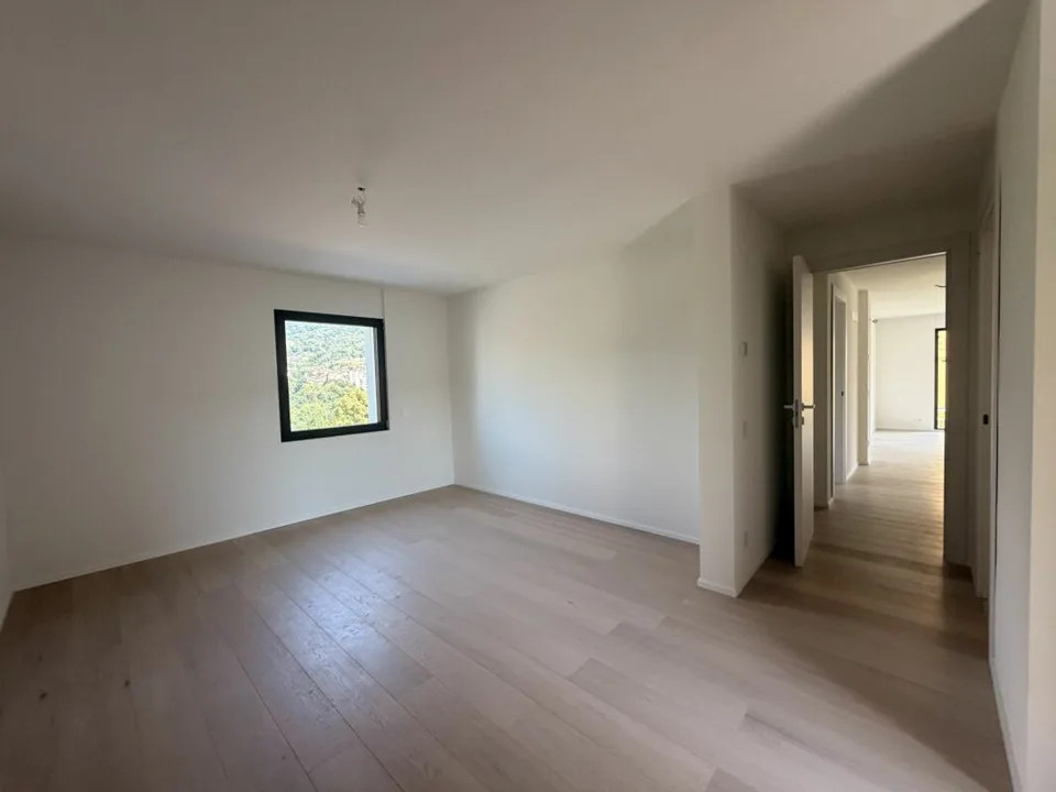 CANOBBIO - 4,5 LOKALE VÖLLIG RENOVIERTE, MIT GARTEN, TECHNOLOGIE UND KOMFORT – Foto 17 von 25