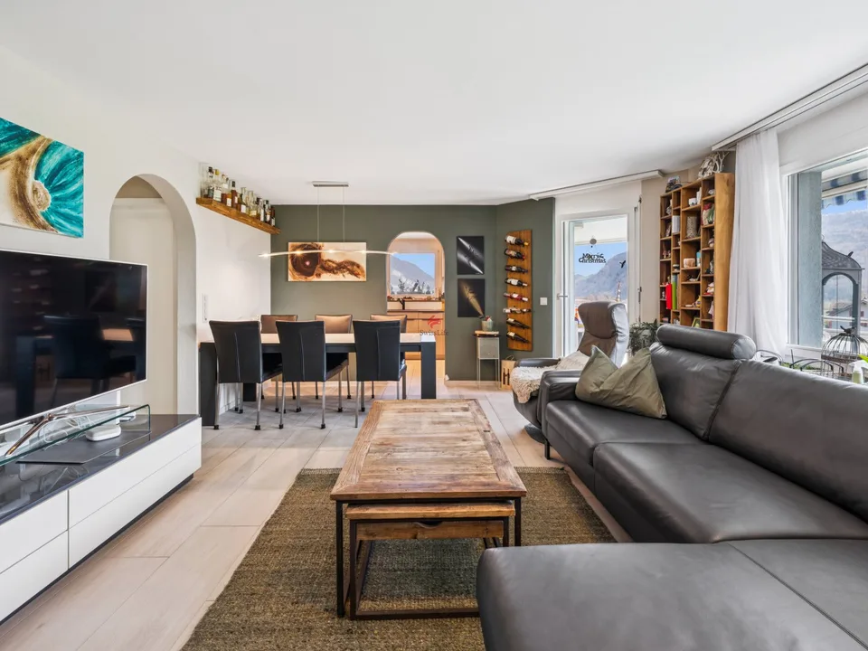 Renovierte Wohnung... mit Panorama-Seeblick!