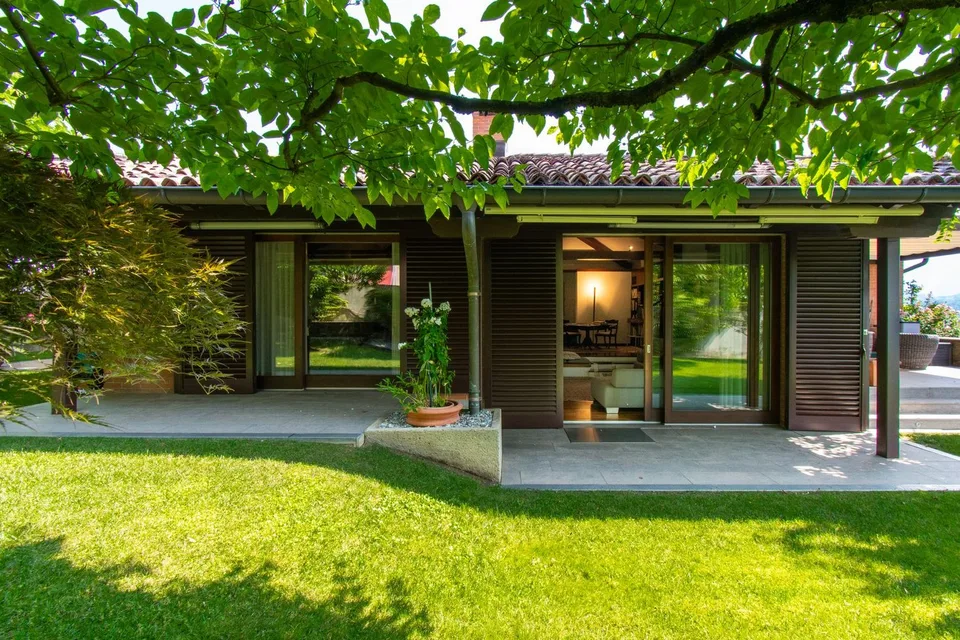 Villa mit gesuchten Volumen und sorgfältig gepflegtem Garten – Foto 13 von 13