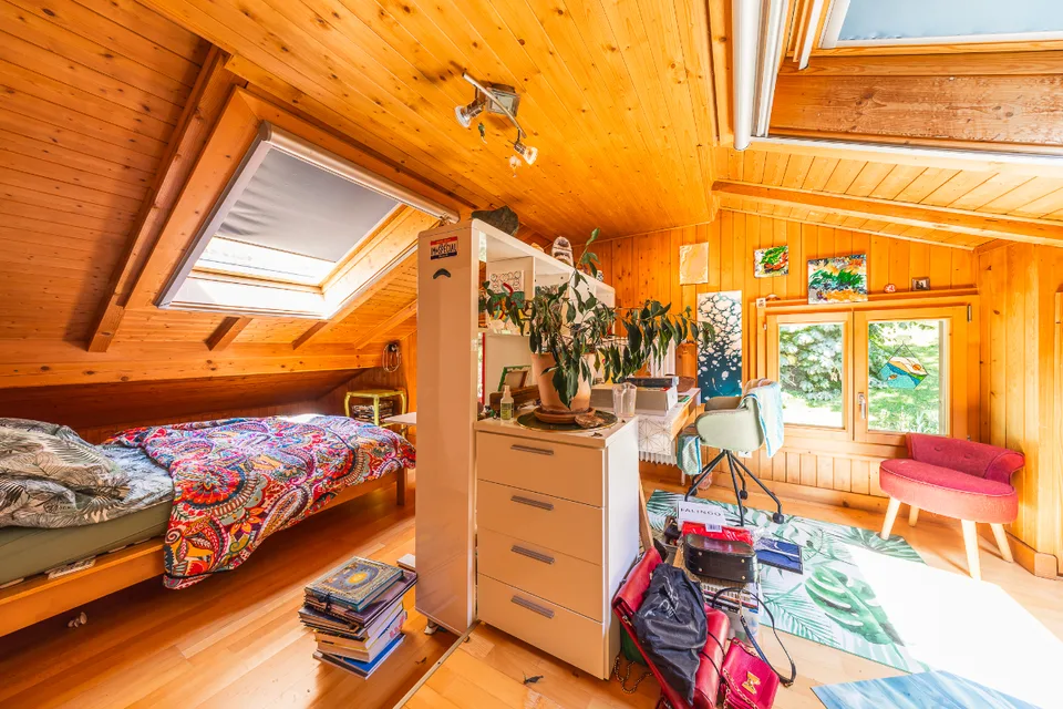 Chalet in einer grünen Oase: außergewöhnliche Lage und Grundstück – Foto 8 von 13