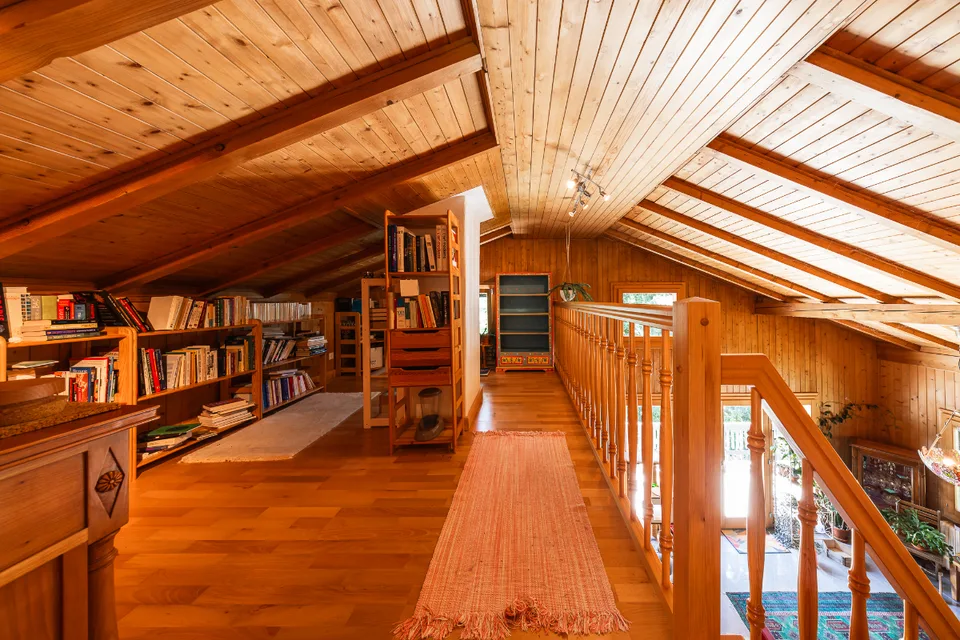 Chalet in einer grünen Oase: außergewöhnliche Lage und Grundstück – Foto 9 von 13