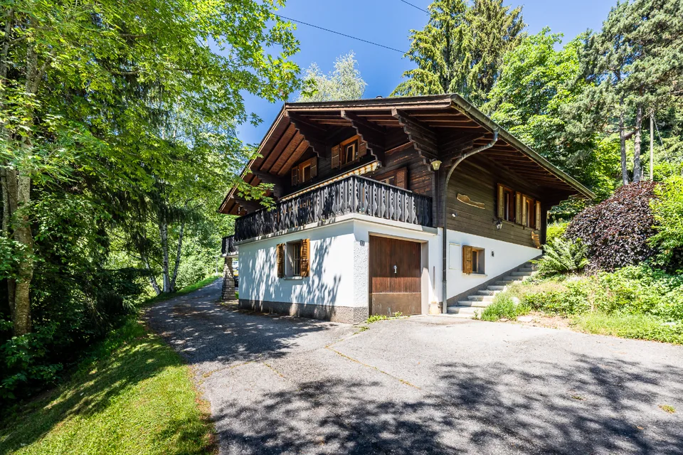 Chalet dans un écrin de verdure : situation et terrain d'exception