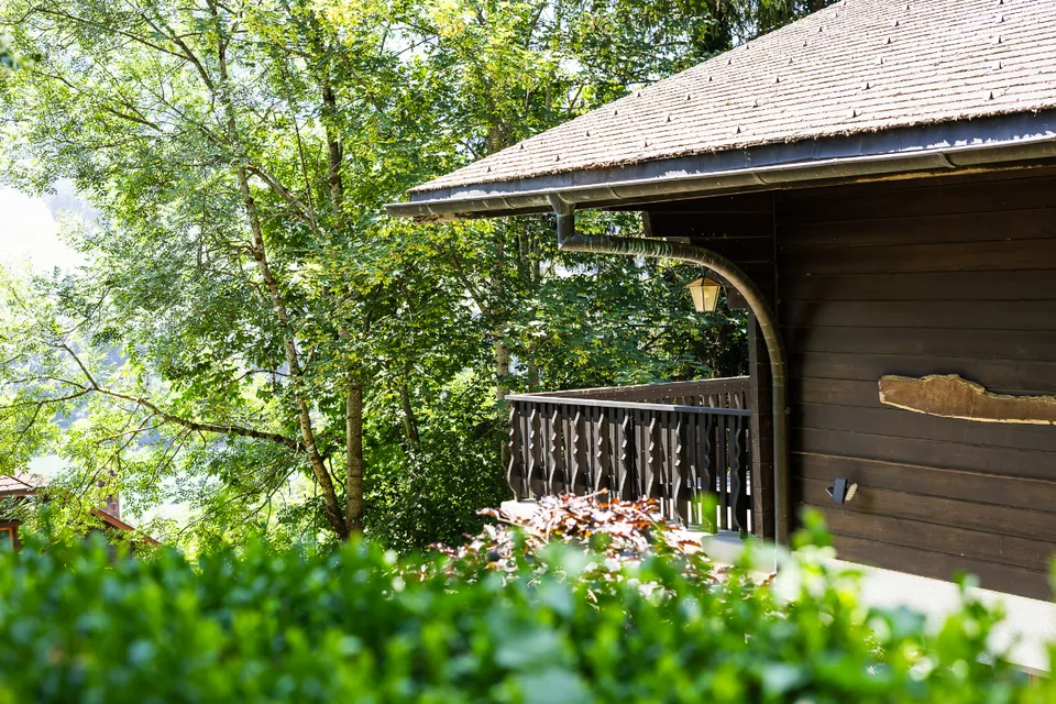 Chalet dans un écrin de verdure : situation et terrain d'exception