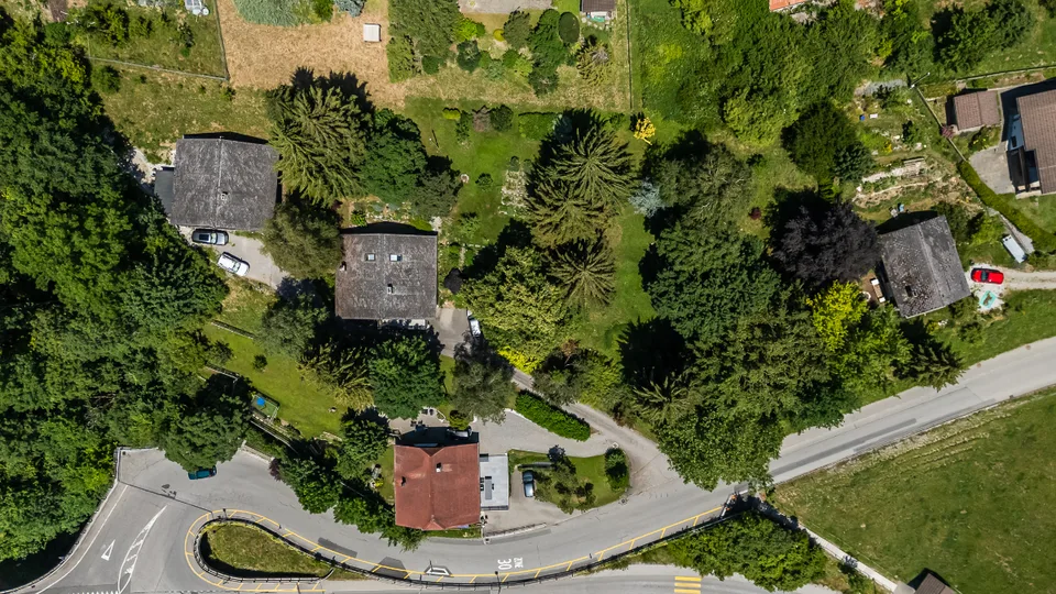 Chalet in einer grünen Oase: außergewöhnliche Lage und Grundstück – Foto 12 von 13