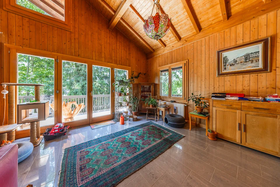 Chalet in einer grünen Oase: außergewöhnliche Lage und Grundstück – Foto 6 von 13