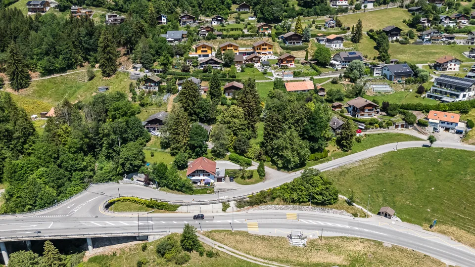 Chalet in einer grünen Oase: außergewöhnliche Lage und Grundstück – Foto 11 von 13
