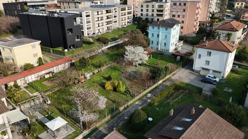 MENDRISIO ZENTRUM  VERKAUF IN EINEM BLOCK IMMOBILIENPaket MIT BAURECHT