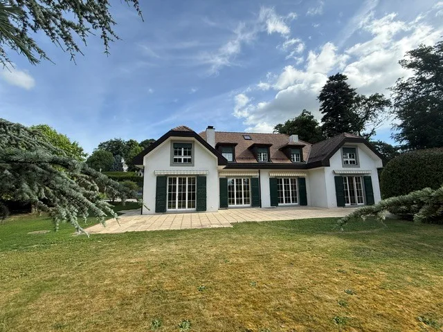 Magnifique propriété dans un écrin de verdure à Lausanne