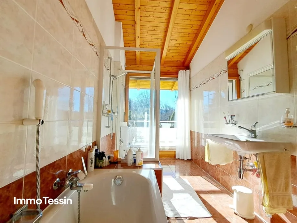 GELEGENHEIT: Fantastische neuwertige Designer Villa mit Pool, traumhaftem Garten & 100% Privacy zum Top Preis – Foto 13 von 13