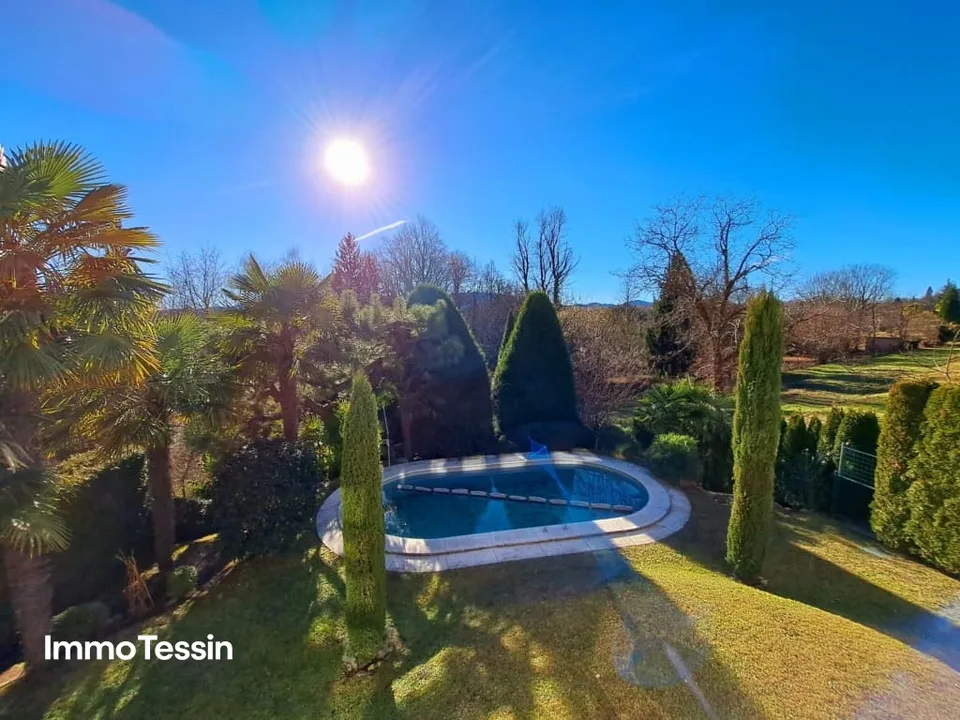 GELEGENHEIT: Fantastische neuwertige Designer Villa mit Pool, traumhaftem Garten & 100% Privacy zum Top Preis – Foto 7 von 13