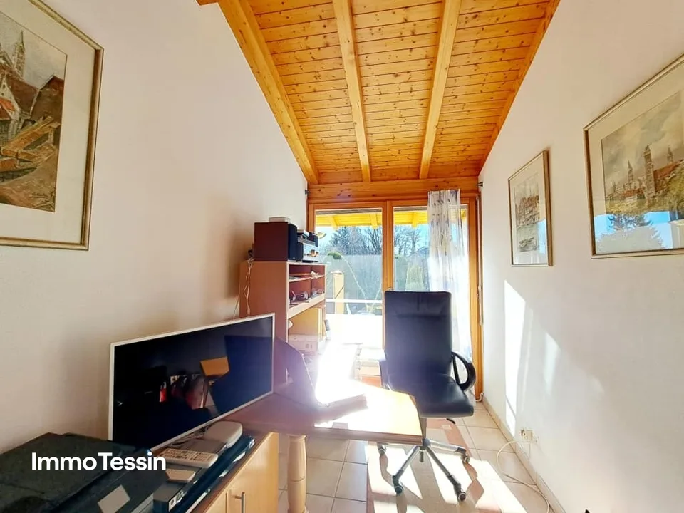 GELEGENHEIT: Fantastische neuwertige Designer Villa mit Pool, traumhaftem Garten & 100% Privacy zum Top Preis – Foto 12 von 13