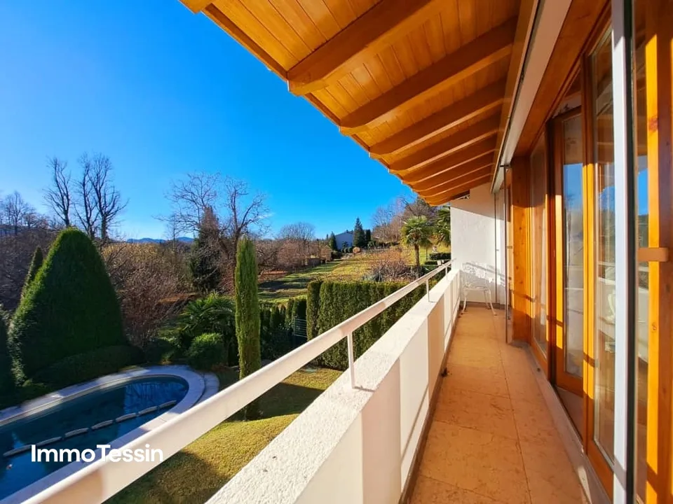 GELEGENHEIT: Fantastische neuwertige Designer Villa mit Pool, traumhaftem Garten & 100% Privacy zum Top Preis – Foto 8 von 13