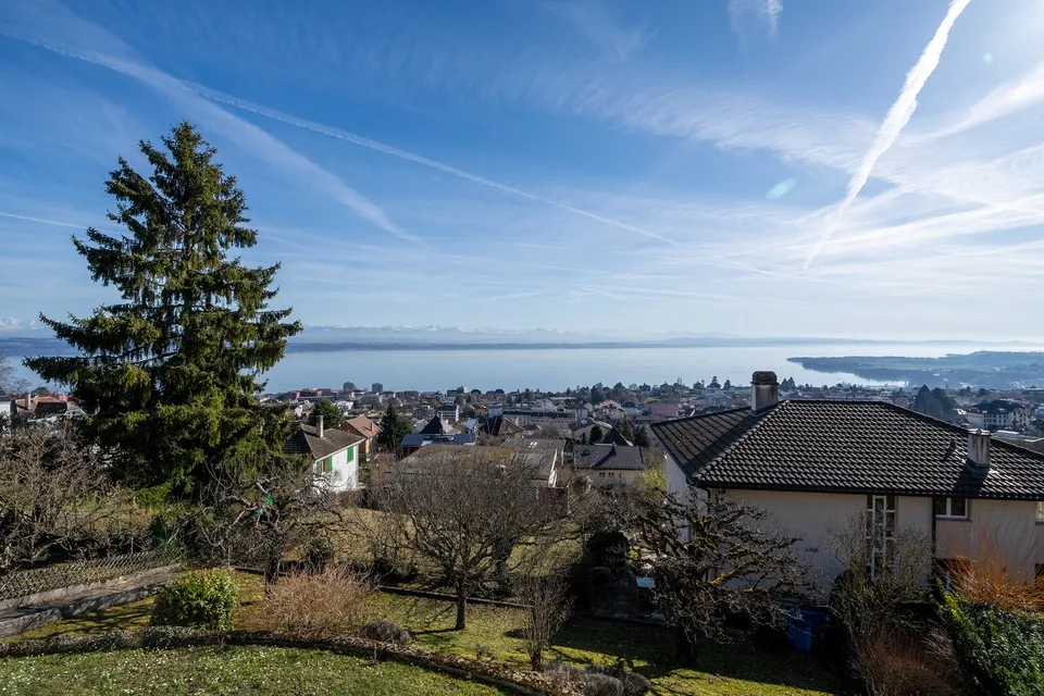 Verkauf, zum höchsten Gebot, eines Familienhauses mit großer überdachtem Swimmingpool! – Foto 14 von 15