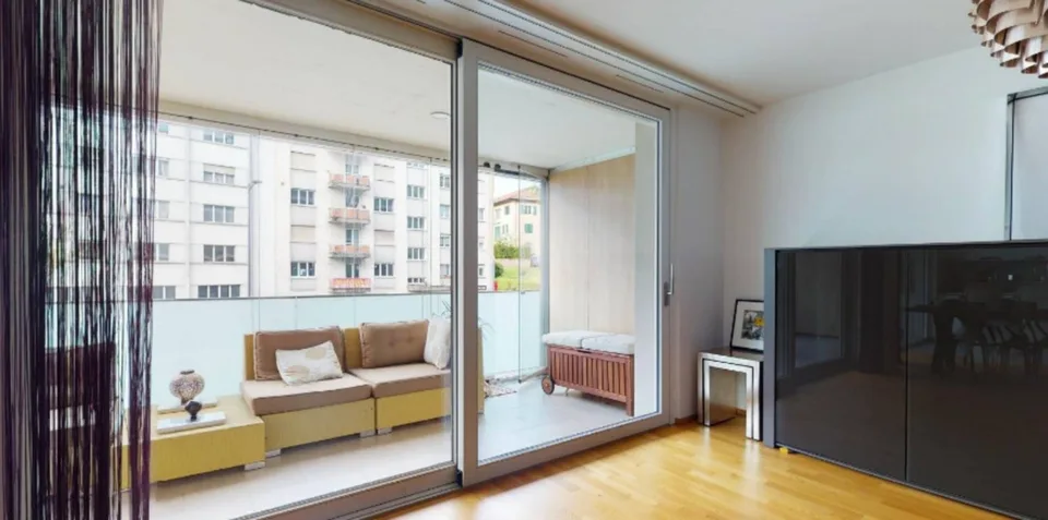 Helles 4.5-Zimmer-Wohnung mit großer Loggia im Zentrum von Nyon