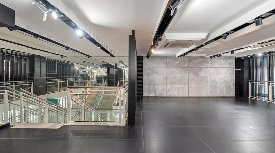 Lokal Gewerbeimmobilie von 698 m2 im Herzen von Lausanne