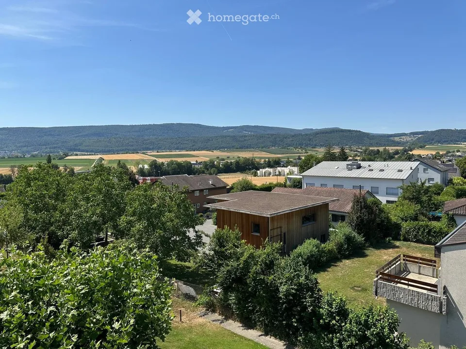 Appartamento mansardato bellissimo e attraente di 4,5 locali con vista spettacolare a Biel-Benken BL