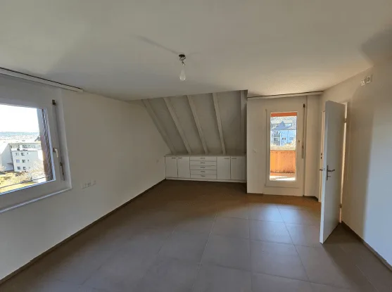 PRIMA LOCAZIONE: MAISONETTE 4,5 LOCALI SPaziosa A RÜMLANG