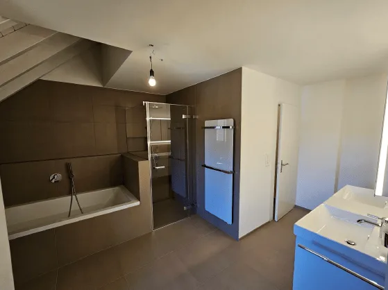 FIRST RENTAL: SPACIOUS 4.5-ROOM MAISONETTE IN RÜMLANG
