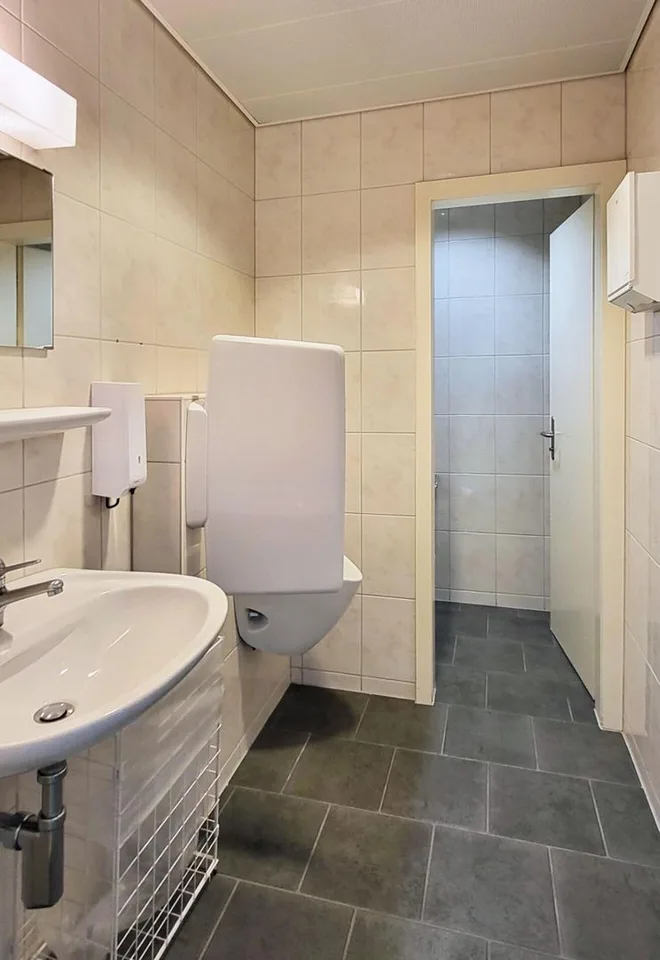 78 m² with 3 separate office rooms in Regensdorf! – photo 6 of 7