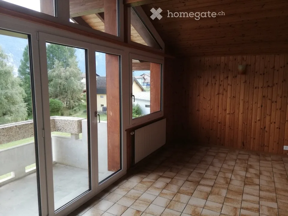 Geräumige 3.5-Zimmer-Wohnung im 1. Stock unter dem Dach
