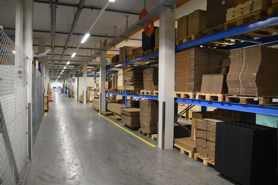 Spazi commerciali moderni con infrastrutture di alta qualità in affitto