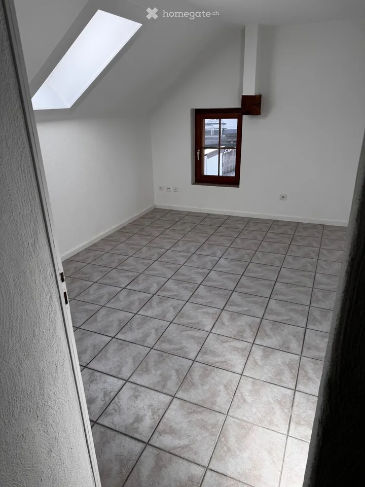 Newly renovated 4.5-room apartment, 1st floor, in Rütschelen
