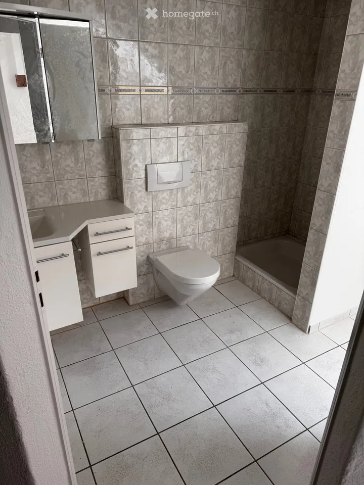 Newly renovated 4.5-room apartment, 1st floor, in Rütschelen