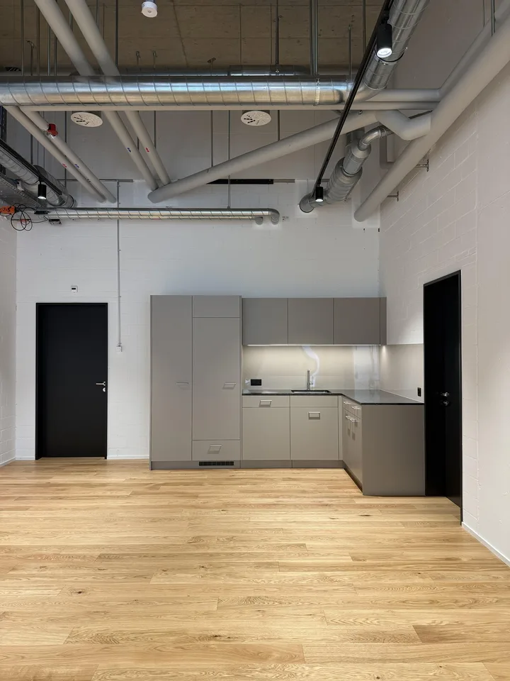 Surface commerciale attractive avec stockage (172m2) dans le quartier Löwengarten