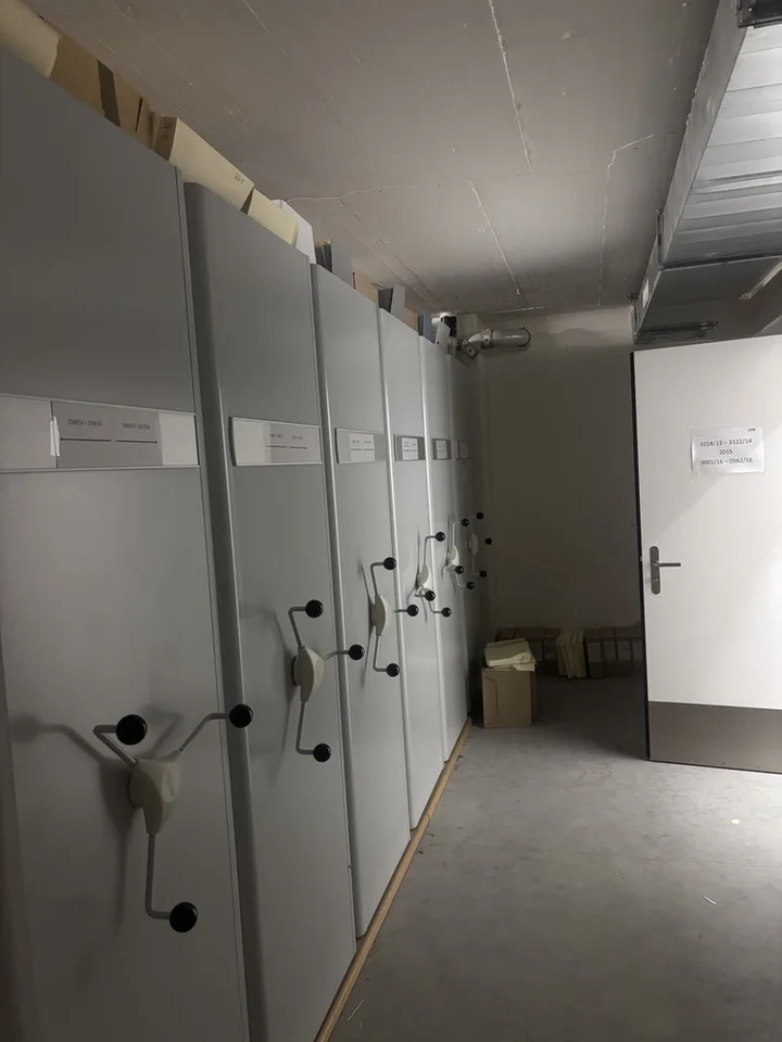 Lagerraum im Stockerhof mit grosser Compactus-Anlage