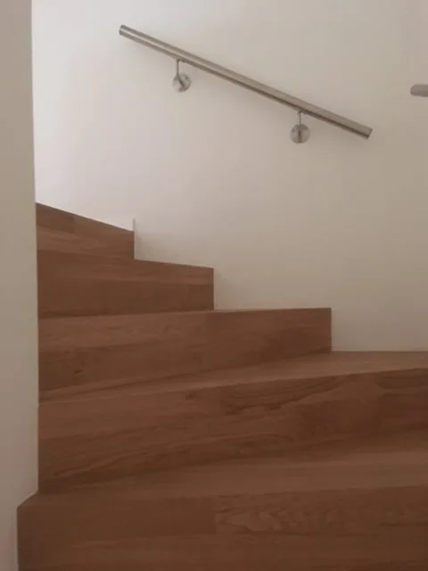 Bella appartamento di 4,5 locali mansardato con balcone