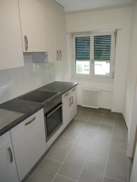 Appartement rénové de 2 pièces avec balcon