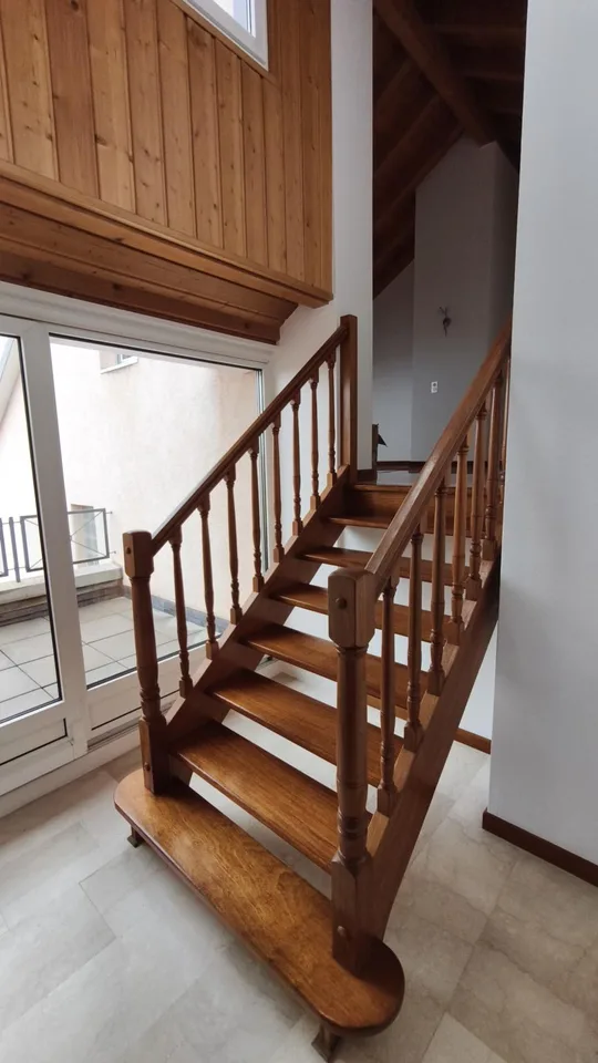 Schönes 3,5-Zimmer-Apartment mit zwei Terrassen im 2. Stock
